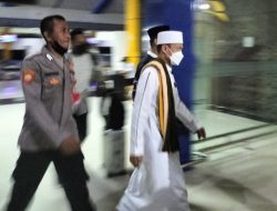 Ustadz Kondang Asal Makassar Das’ad Latif Tiba di Ternate